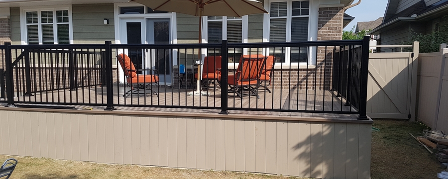 Deck with safety railing